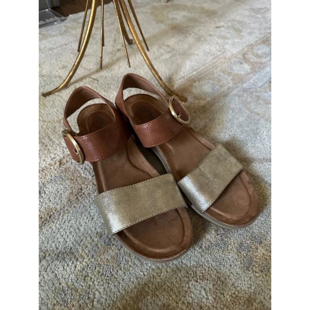 Eurosoft Big Buckle Gold & Brown Sandals Size 10